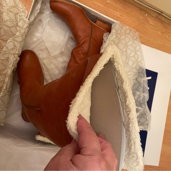 Over the knee high Cognac Vegan Boots with fur inside - Picture 3 of 5